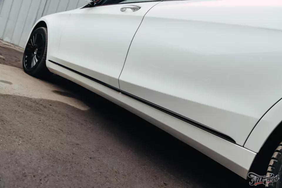 Выполнили полный антихром для Mercedes W222, произвели комплекс детейлинг-услуг и фирменный Шиномонтаж на вибростенде на стендах Hunter